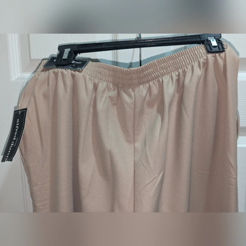 NWT,Alfred Dunner,khaki, classic fit,pullon pants- women's 6P,8P OR 14  petite - Picture 5 of 8